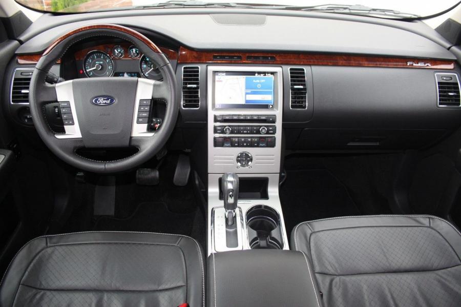  Ford Flex 2009 года  (фото 18 из 32)